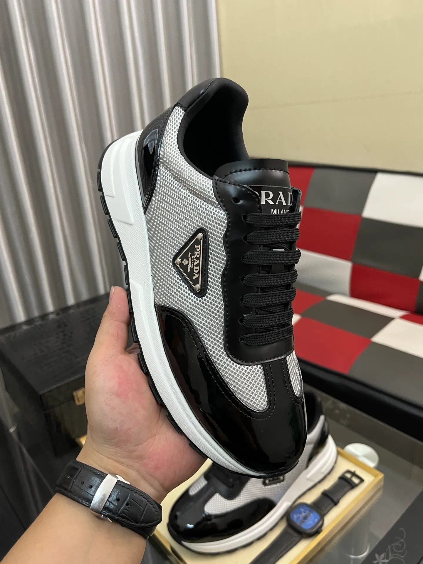 Men's shoes 💰: 560⌚️⌚️[PRADA] Prada casual shoes, originally developed 1:1, made of high-mercerized cowhide with imported cowhide, silk sheepskin lining, rubber outsole, comfortable and soft on the foot, size: 38-442️⃣Colors available